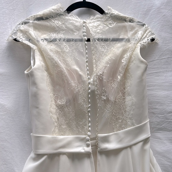 Lilian West wedding dress - Picture 7 of 10